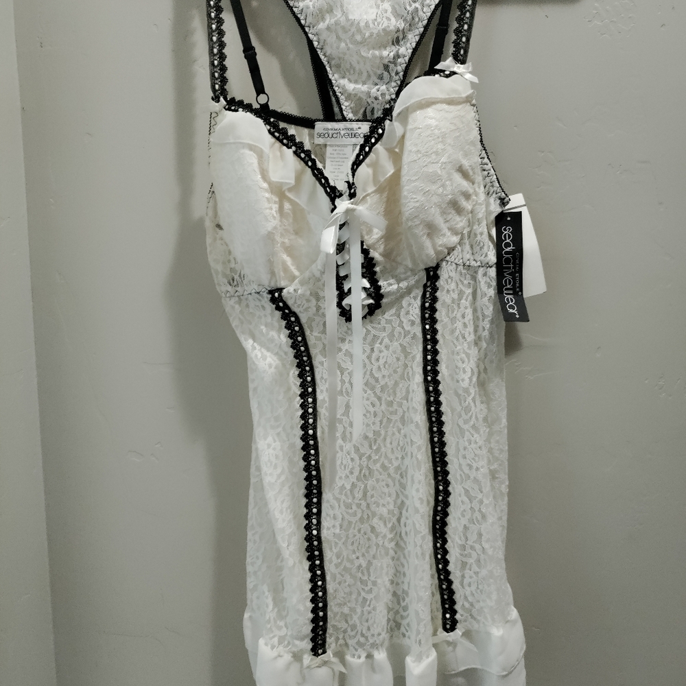 Seductive Wear by Cinema Etoile